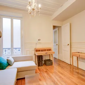 Le Petit Panthéon Cosy 2 Pièces Au Coeur De , Paris France